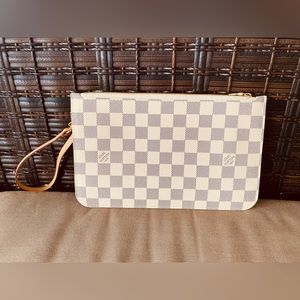 Authentic Louis Vuitton Damier Pouchette